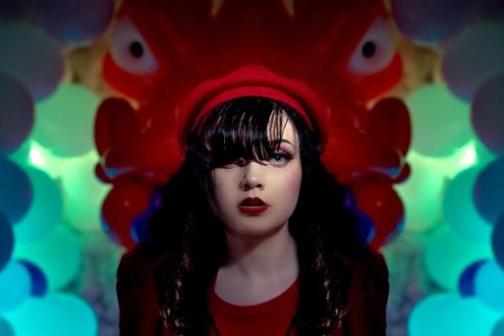 a close up of a woman